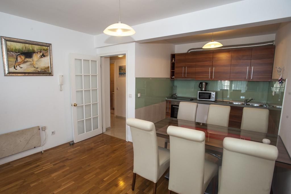 Apartments M&M Makarska Bagian luar foto