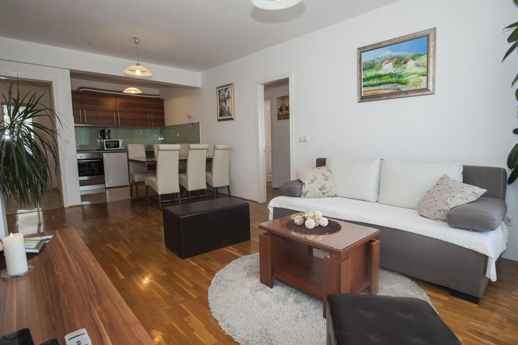 Apartments M&M Makarska Bagian luar foto