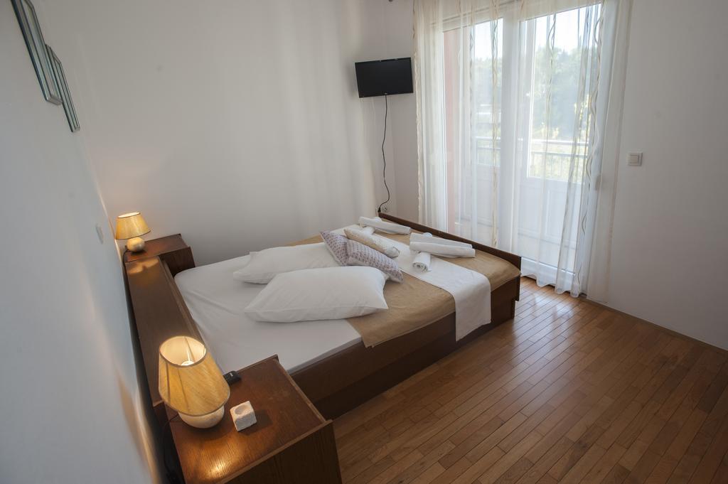 Apartments M&M Makarska Bagian luar foto